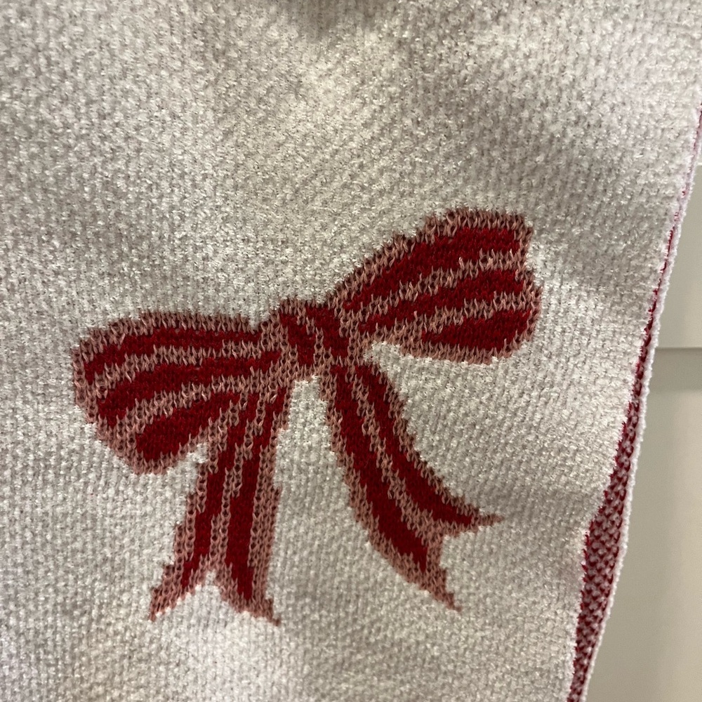 Isaac Mizrahi White and Red Bow Throw, NWT - Picture 2 of 8